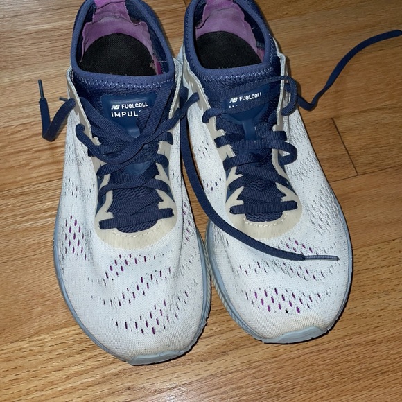 NB Running shoes FuelCell - Picture 3 of 3